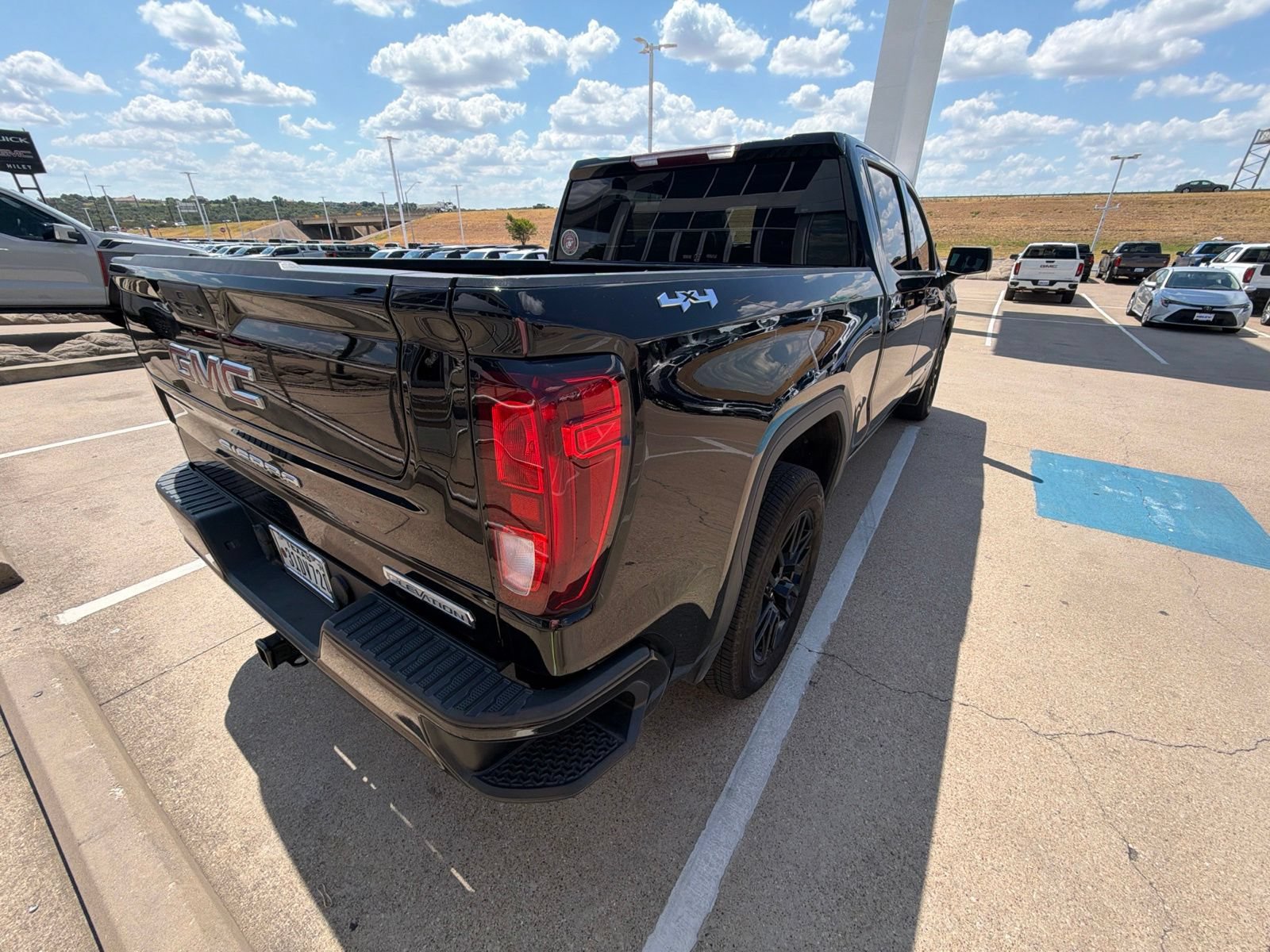 Used 2021 GMC Sierra 1500 Elevation AWD/4WD image 5