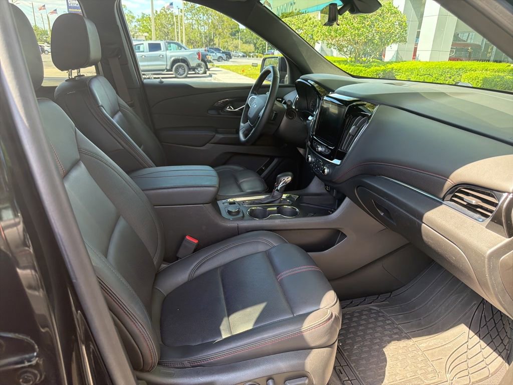 Used 2023 Chevrolet Traverse RS FWD image 14