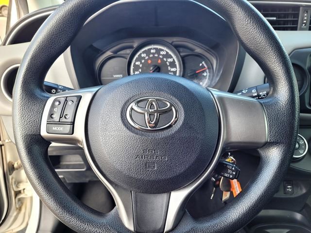 Used 2015 Toyota Yaris LE image 28