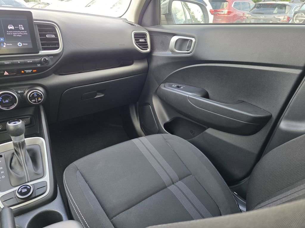 Used 2023 Hyundai Venue SEL FWD image 14