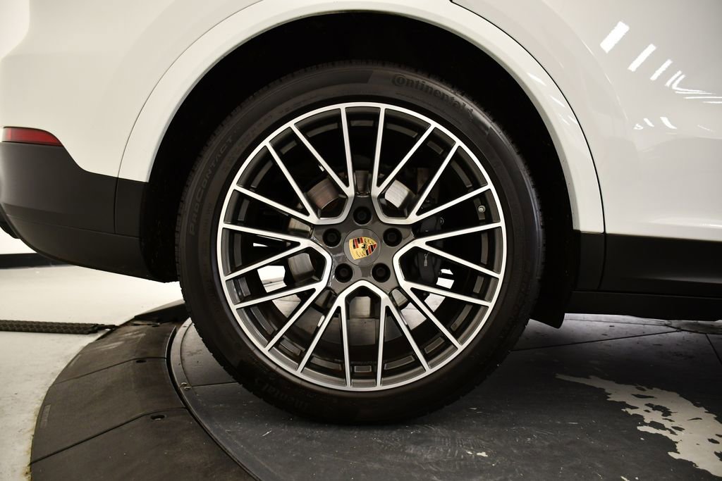 Used 2022 Porsche Cayenne image 17