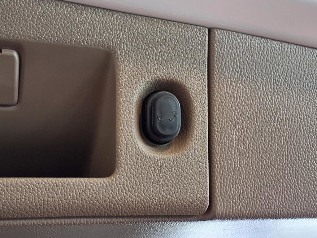 Used 2018 GMC Yukon SLT w/ Open Road Package image 7