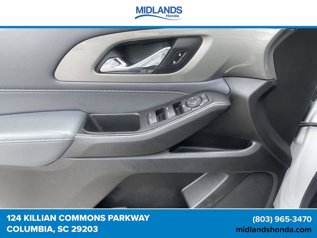 Used 2020 Chevrolet Traverse LT FWD image 17