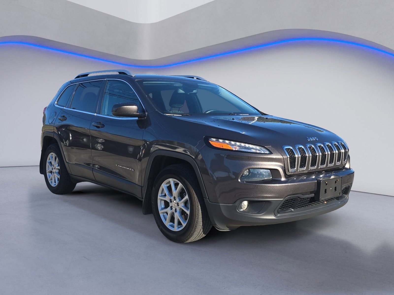 Used 2018 Jeep Cherokee Latitude Plus w/ Trailer Tow Group image 6