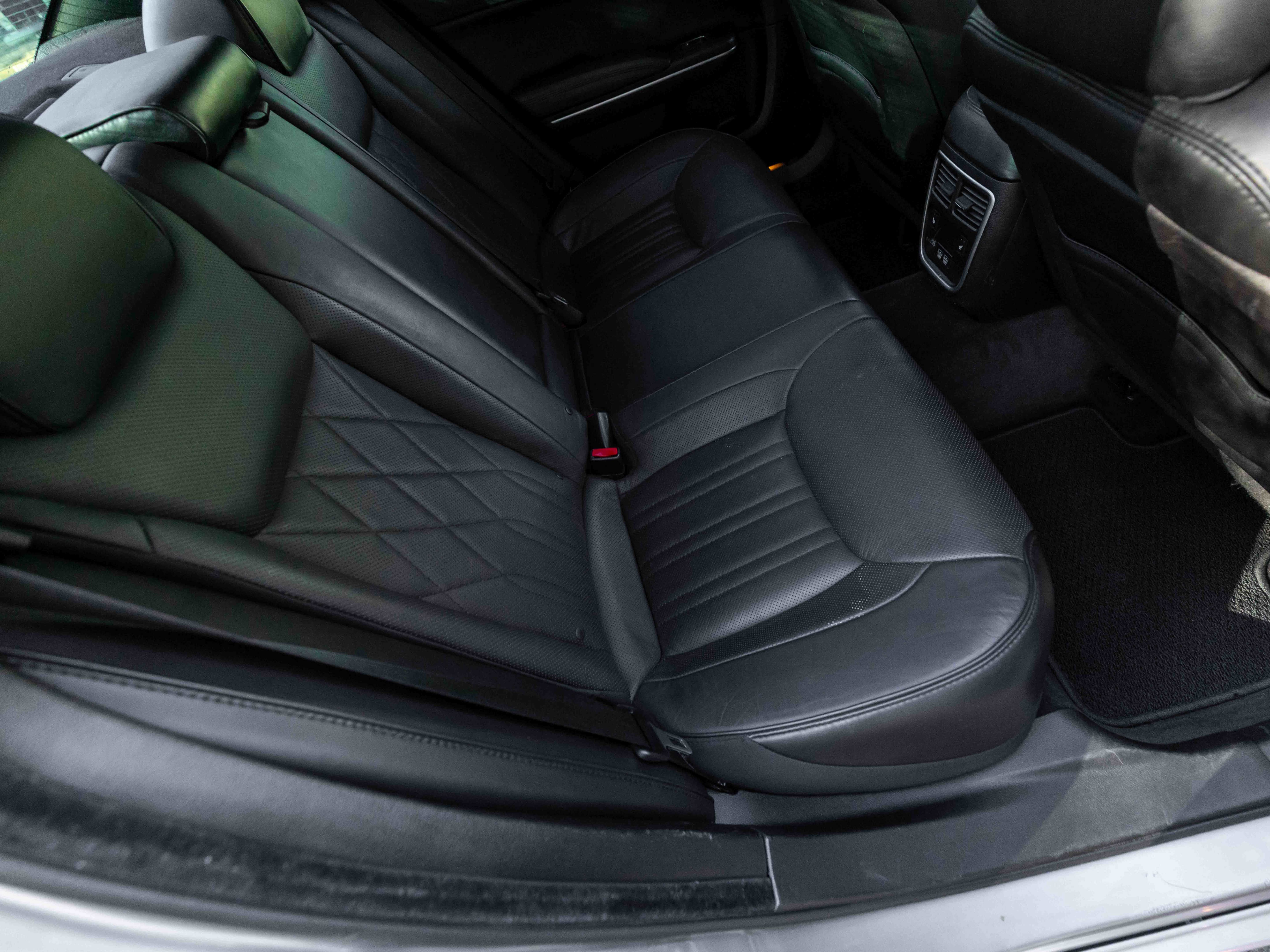 Used 2018 Chrysler 300 C w/ Sun, Sound & Nav Package image 16