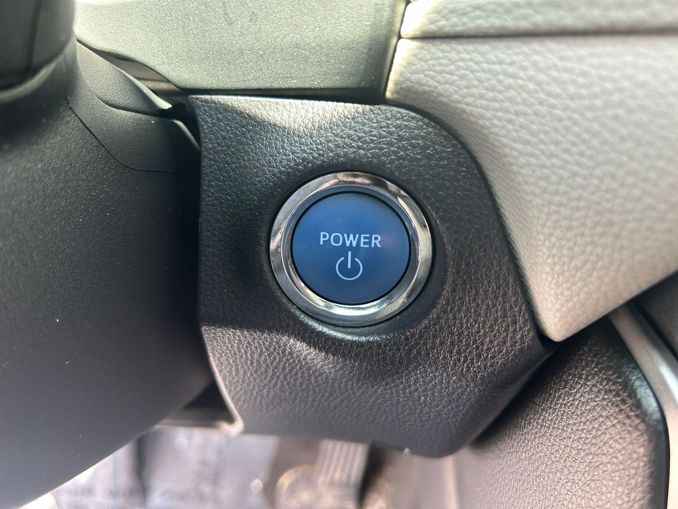 Used 2021 Toyota RAV4 XLE Premium AWD/4WD image 18
