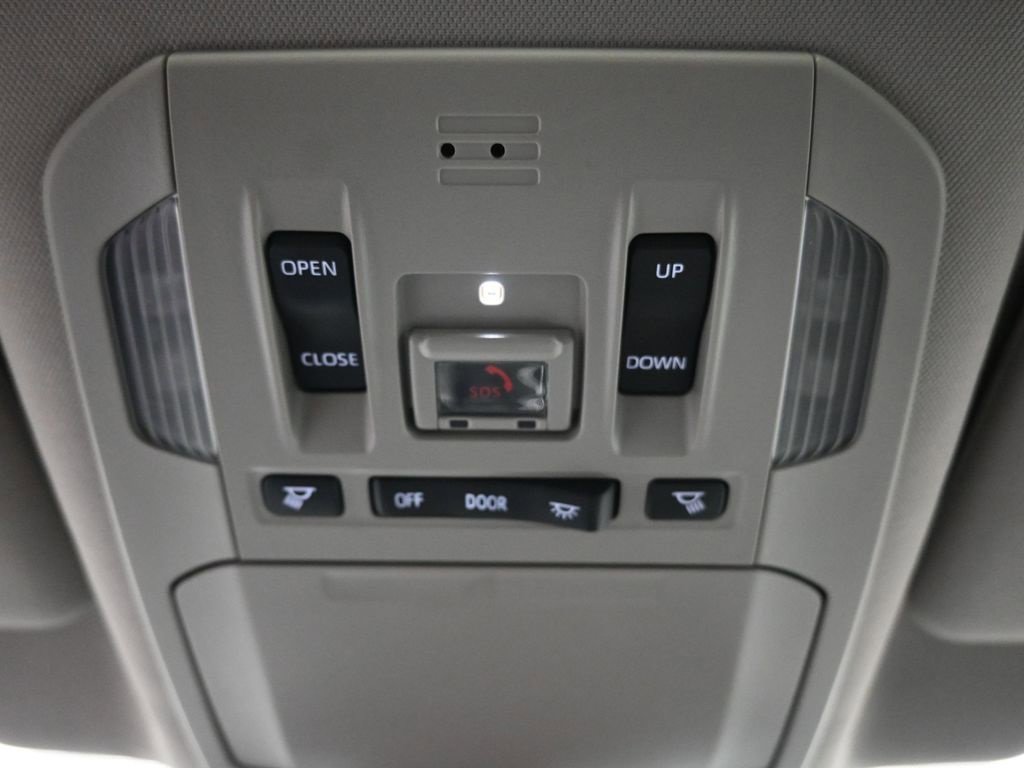 Used 2023 Toyota Highlander XLE image 23