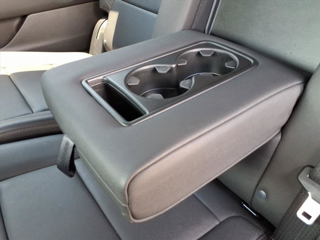 Certified 2025 Chevrolet Suburban Z71 AWD/4WD image 18