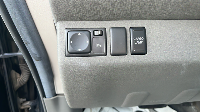 Used 2005 Nissan Frontier LE w/ (X01) Leather Pkg AWD/4WD image 11