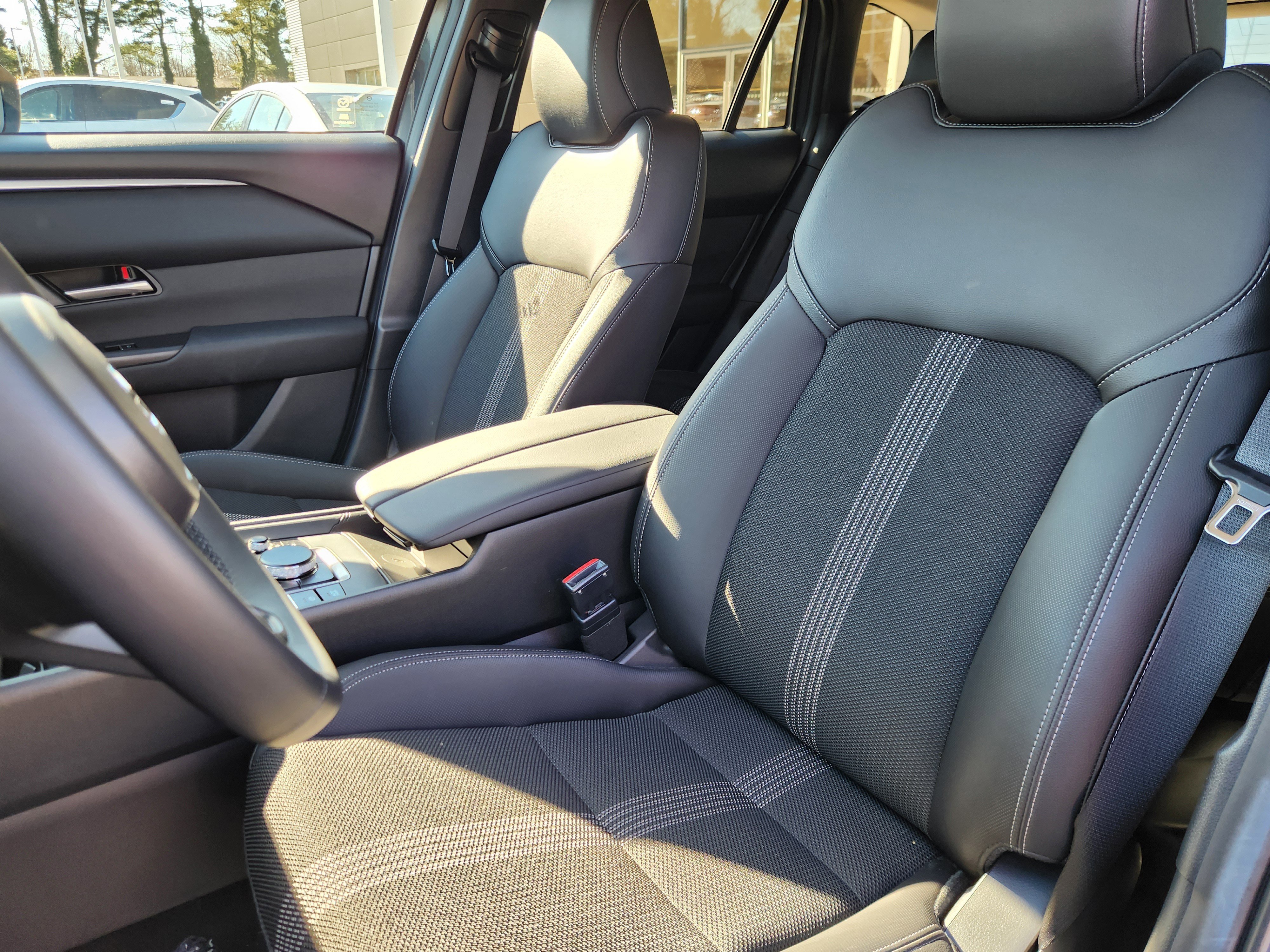 Certified 2025 MAZDA CX-50 2.5 Hybrid w/ Weather Package image 7