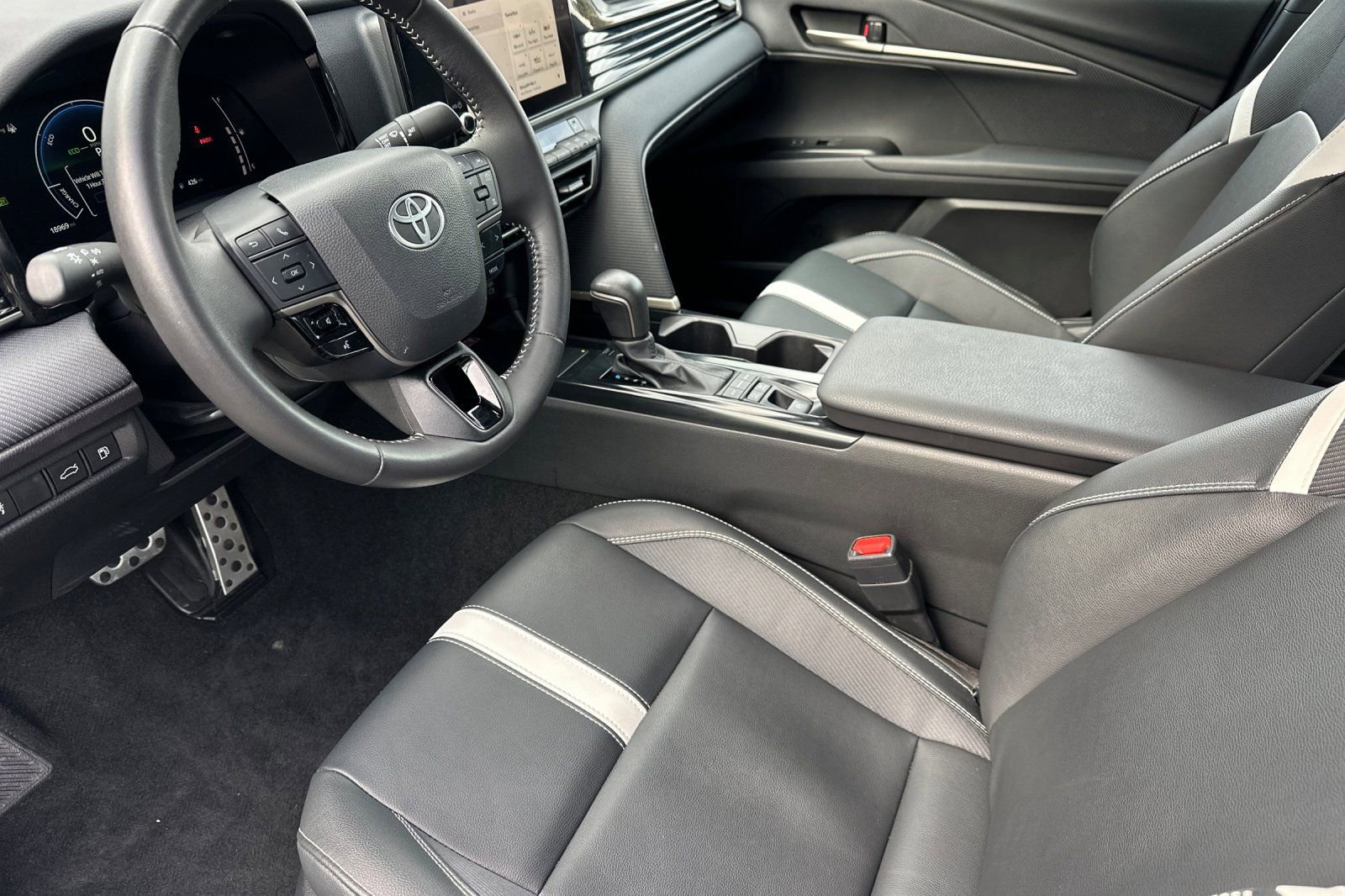 Certified 2025 Toyota Camry SE image 11