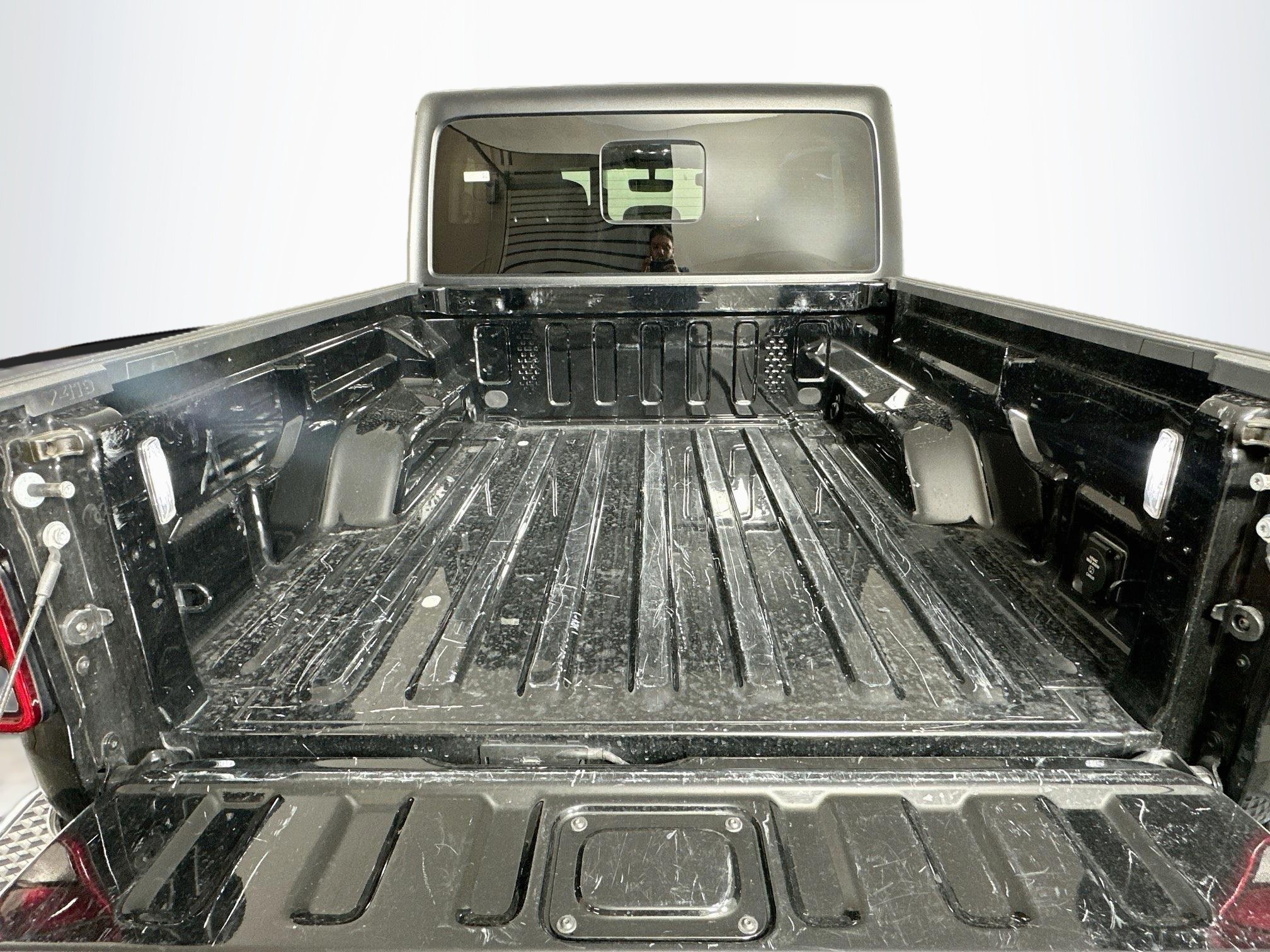 Used 2023 Jeep Gladiator Sport AWD/4WD image 28