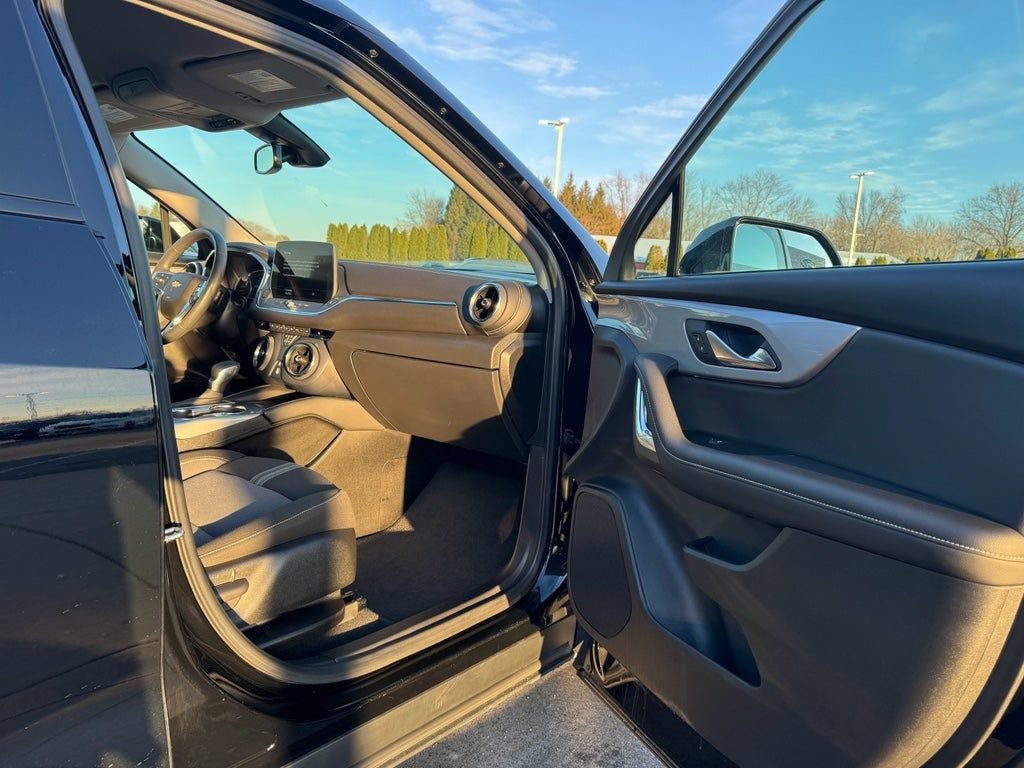 Used 2023 Chevrolet Blazer LT w/ Convenience Package AWD/4WD image 9