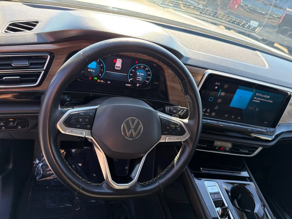 Used 2024 Volkswagen Atlas SE AWD/4WD image 16