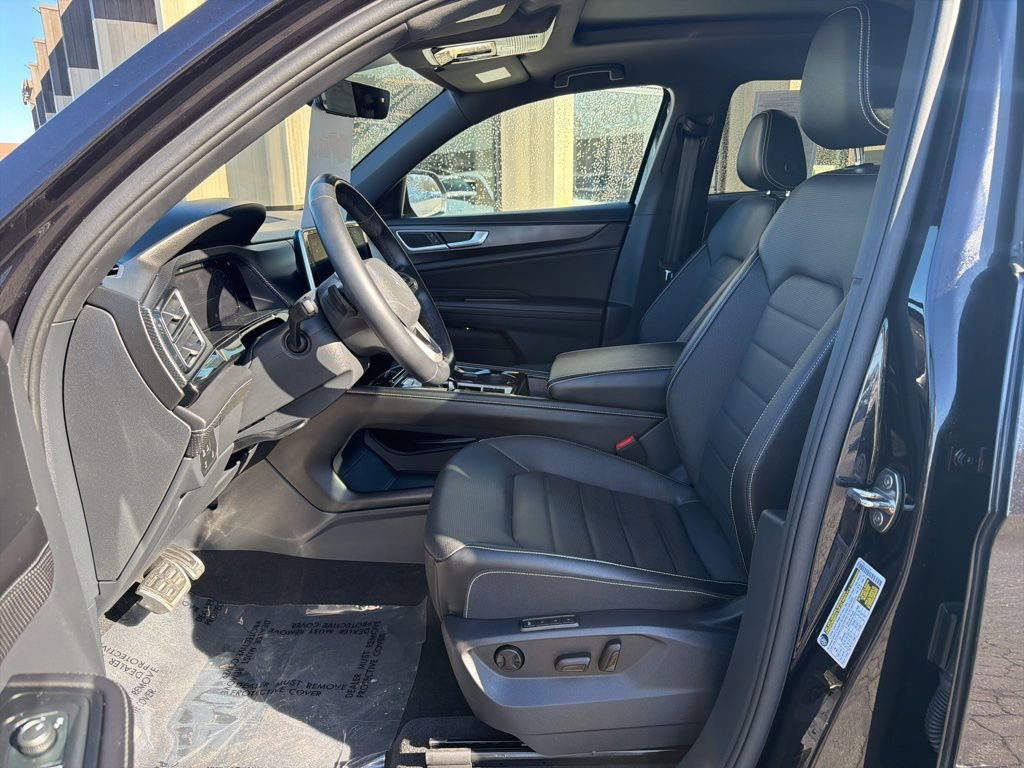 Used 2025 Volkswagen Atlas Cross Sport SEL R-Line image 10