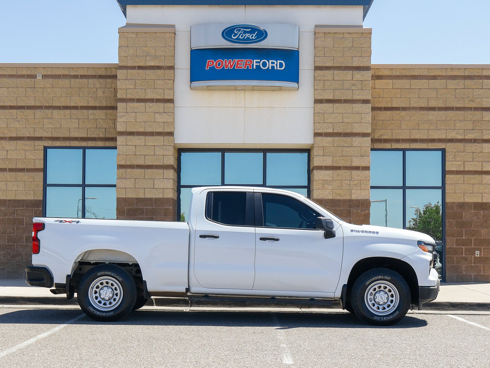 Used 2022 Chevrolet Silverado 1500 W/T w/ WT Value Package AWD/4WD image 5