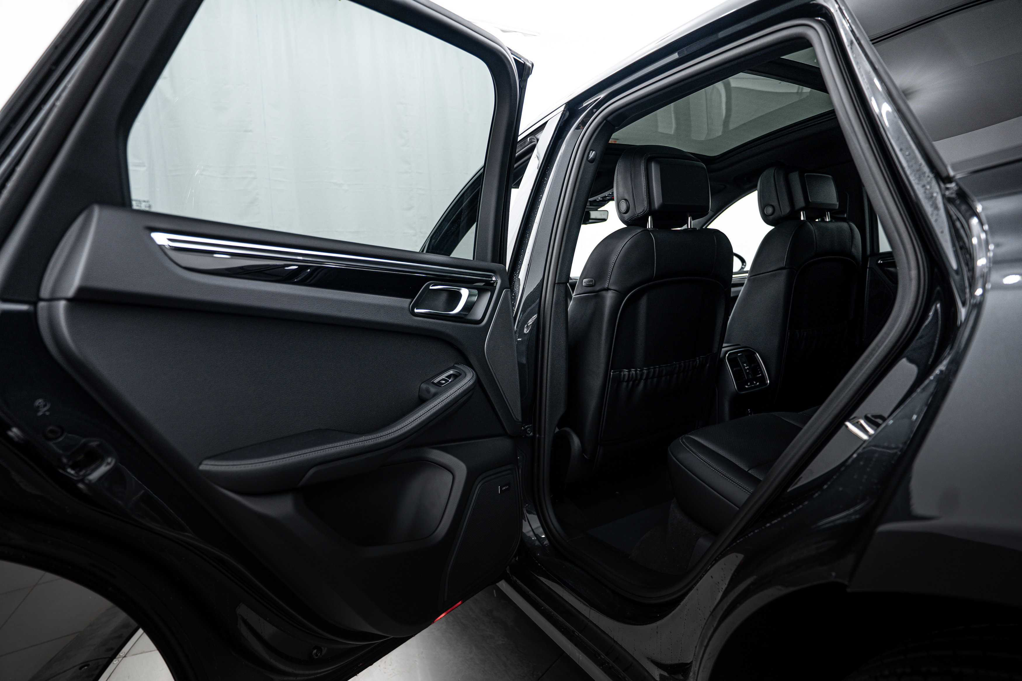 New 2026 Porsche Macan image 20