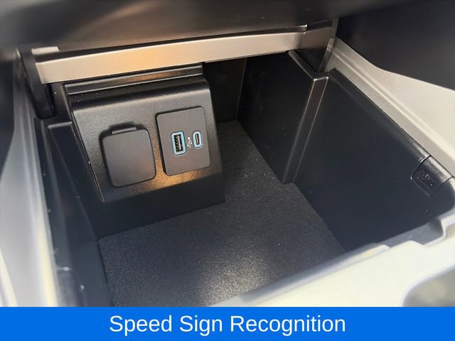 Used 2024 Ford Explorer XLT w/ Equipment Group 202A AWD/4WD image 26