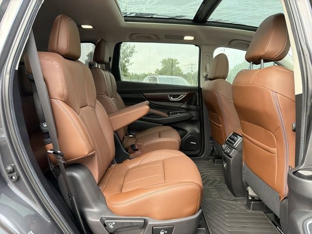 Used 2025 Subaru Ascent Touring w/ Popular Package #2 AWD/4WD image 18