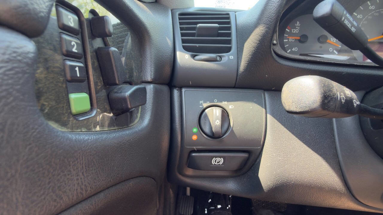 Used 2000 Mercedes-Benz CLK 430 Cabriolet image 64