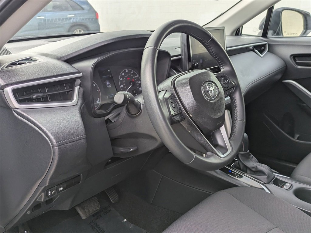 Used 2025 Toyota Corolla Cross LE image 15