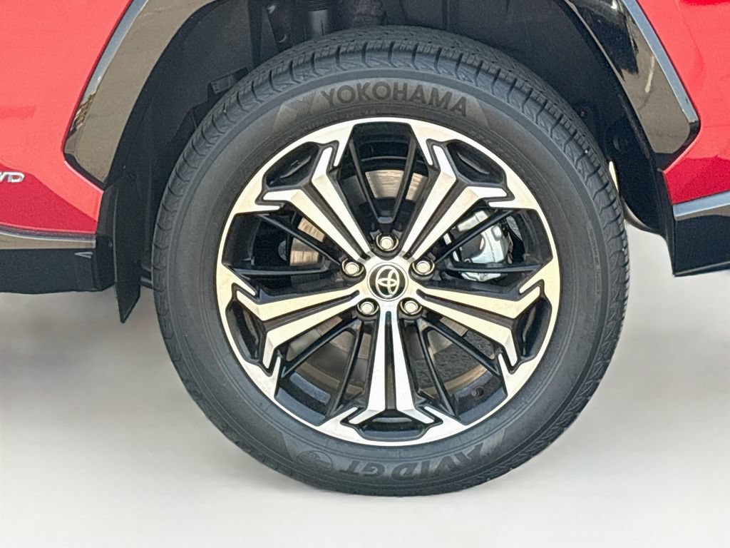 Certified 2025 Toyota RAV4 XSE AWD/4WD image 31
