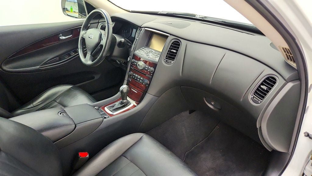 Used 2017 INFINITI QX50 AWD w/ Premium Plus Package image 25
