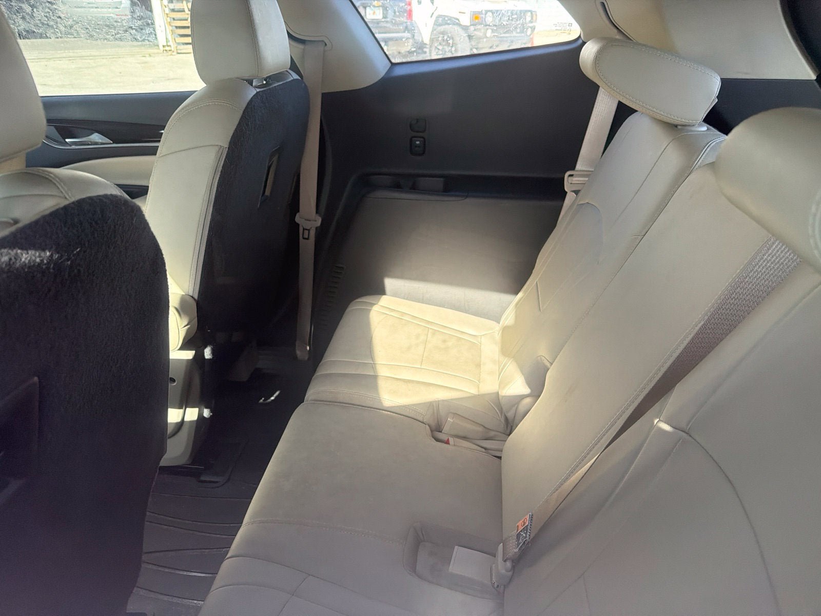 Used 2019 Buick Enclave Essence FWD image 11