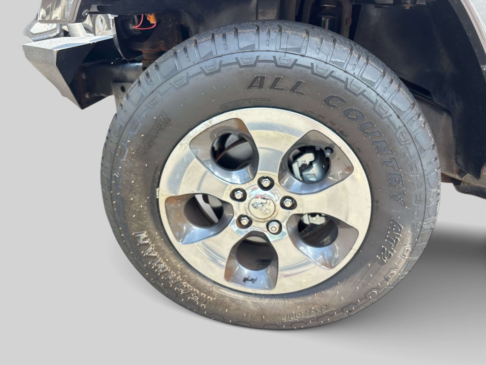Used 2016 Jeep Wrangler Sahara w/ Connectivity Group AWD/4WD image 9