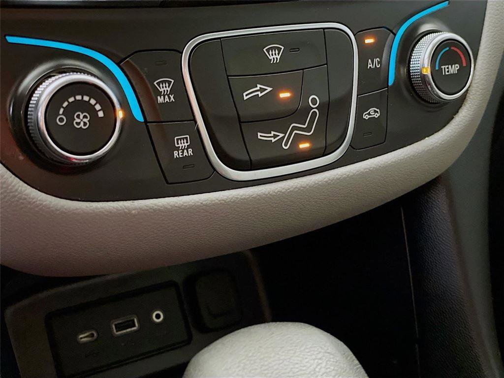 Used 2023 Chevrolet Equinox LS w/ LS Convenience Package image 18