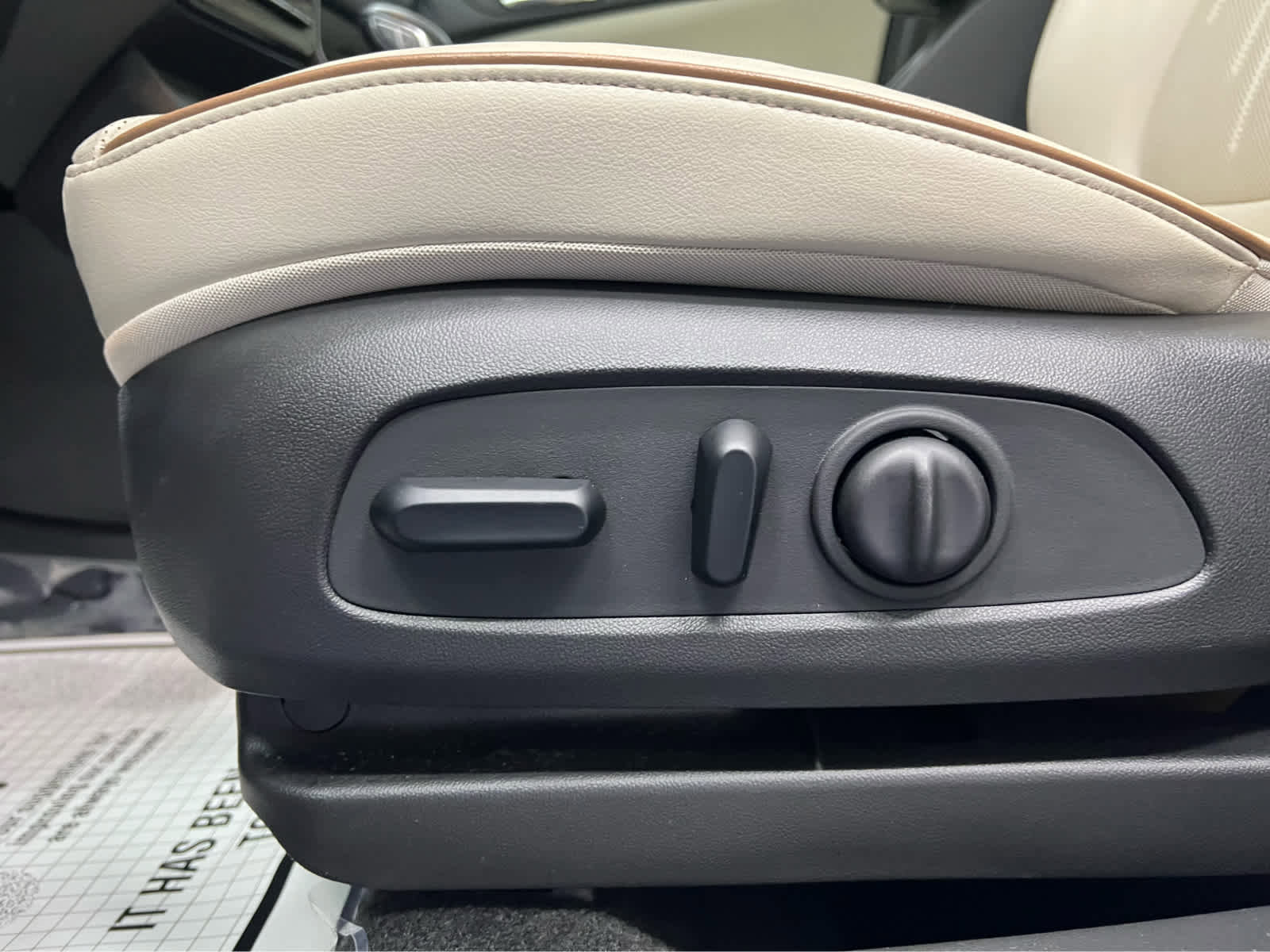 Used 2024 Buick Encore GX Avenir w/ Avenir Convenience Package image 16