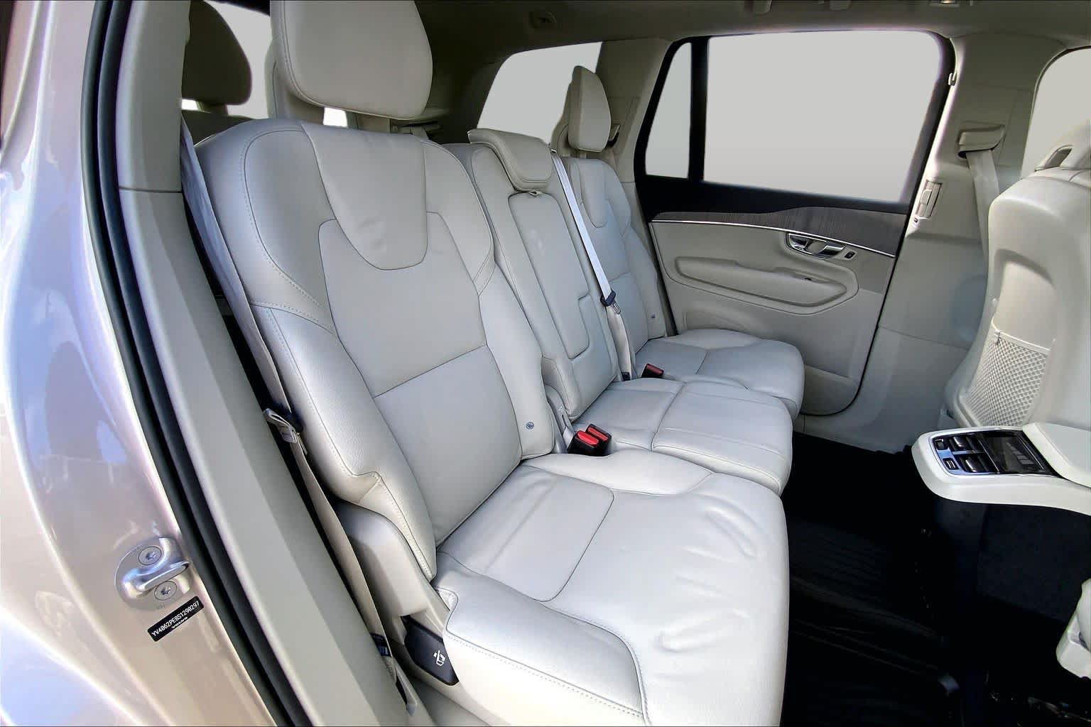 Used 2025 Volvo XC90 B6 Plus w/ Protection Package Premier AWD/4WD image 19