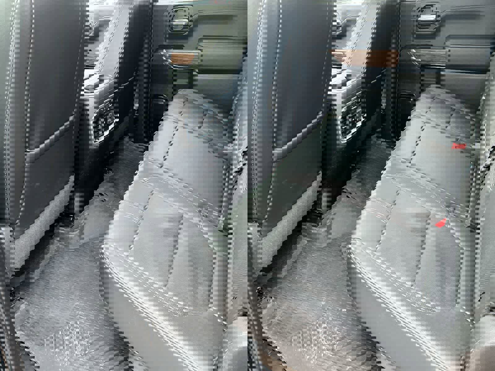 Used 2022 Chevrolet Silverado 2500 High Country w/ Z71 Off-Road Package image 18