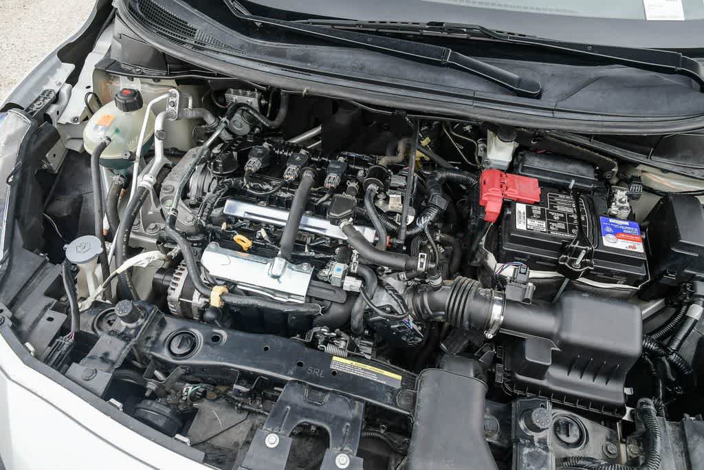 Used 2020 Nissan Versa SR FWD image 27