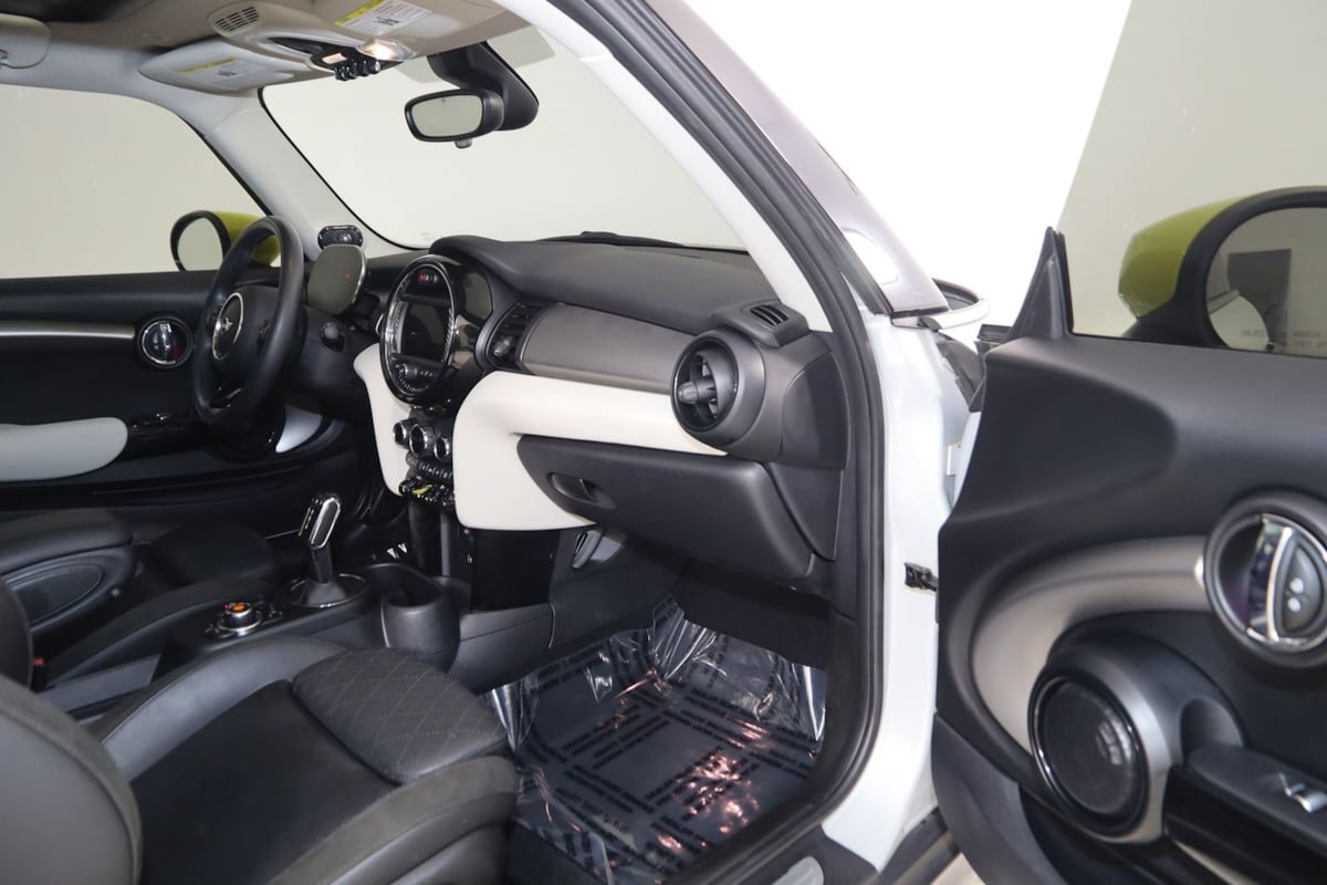 Used 2021 MINI Cooper SE w/ 6.5" Touchscreen Package FWD image 40