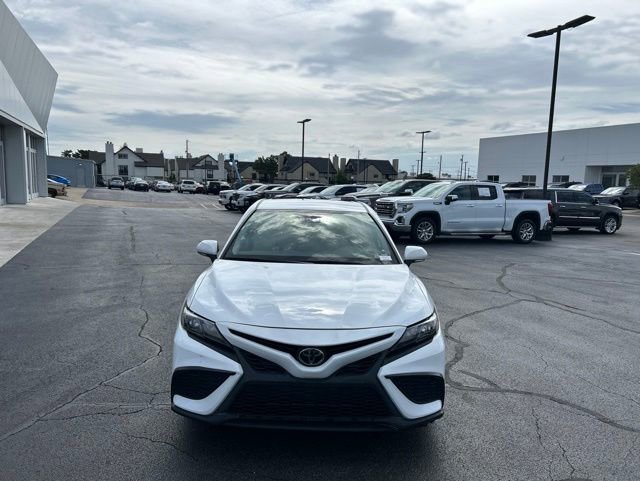 Used 2023 Toyota Camry SE FWD image 3
