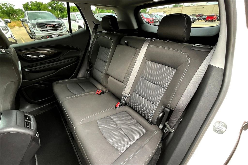 Used 2024 GMC Terrain SLE image 35