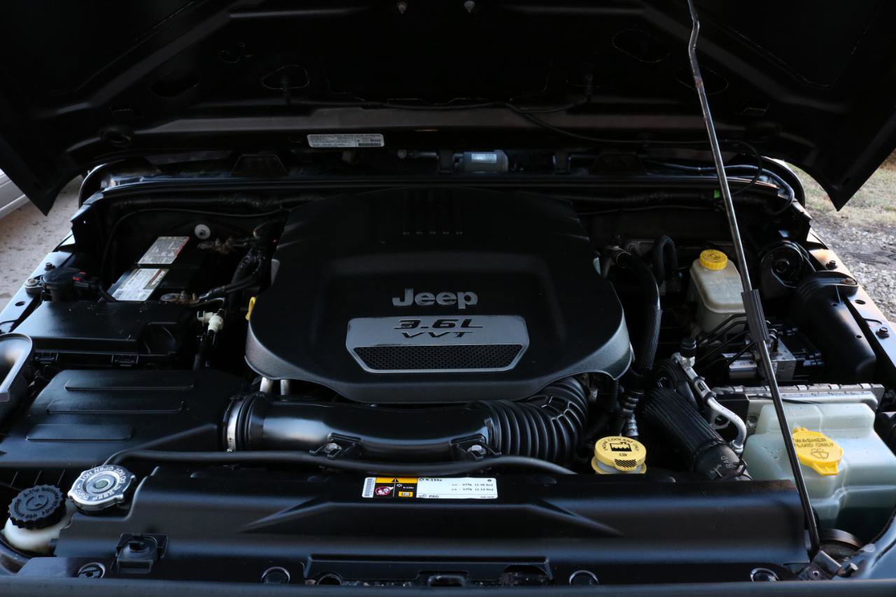 Used 2013 Jeep Wrangler Unlimited Sport image 40