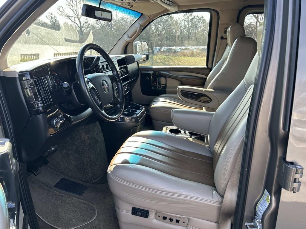 Used 2014 GMC Savana 1500 image 24