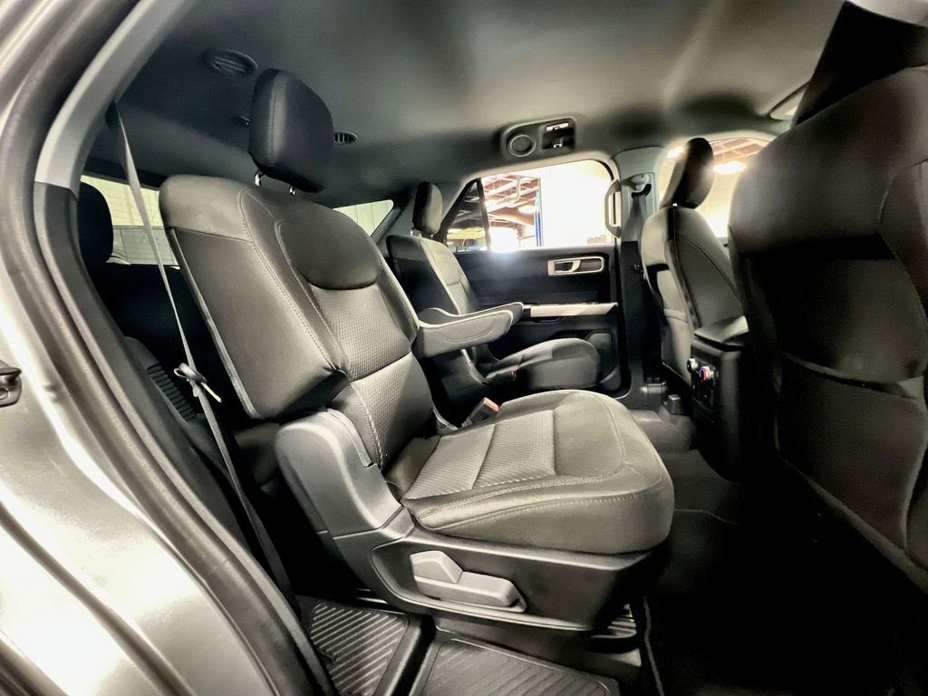 Used 2023 Ford Explorer XLT RWD image 24