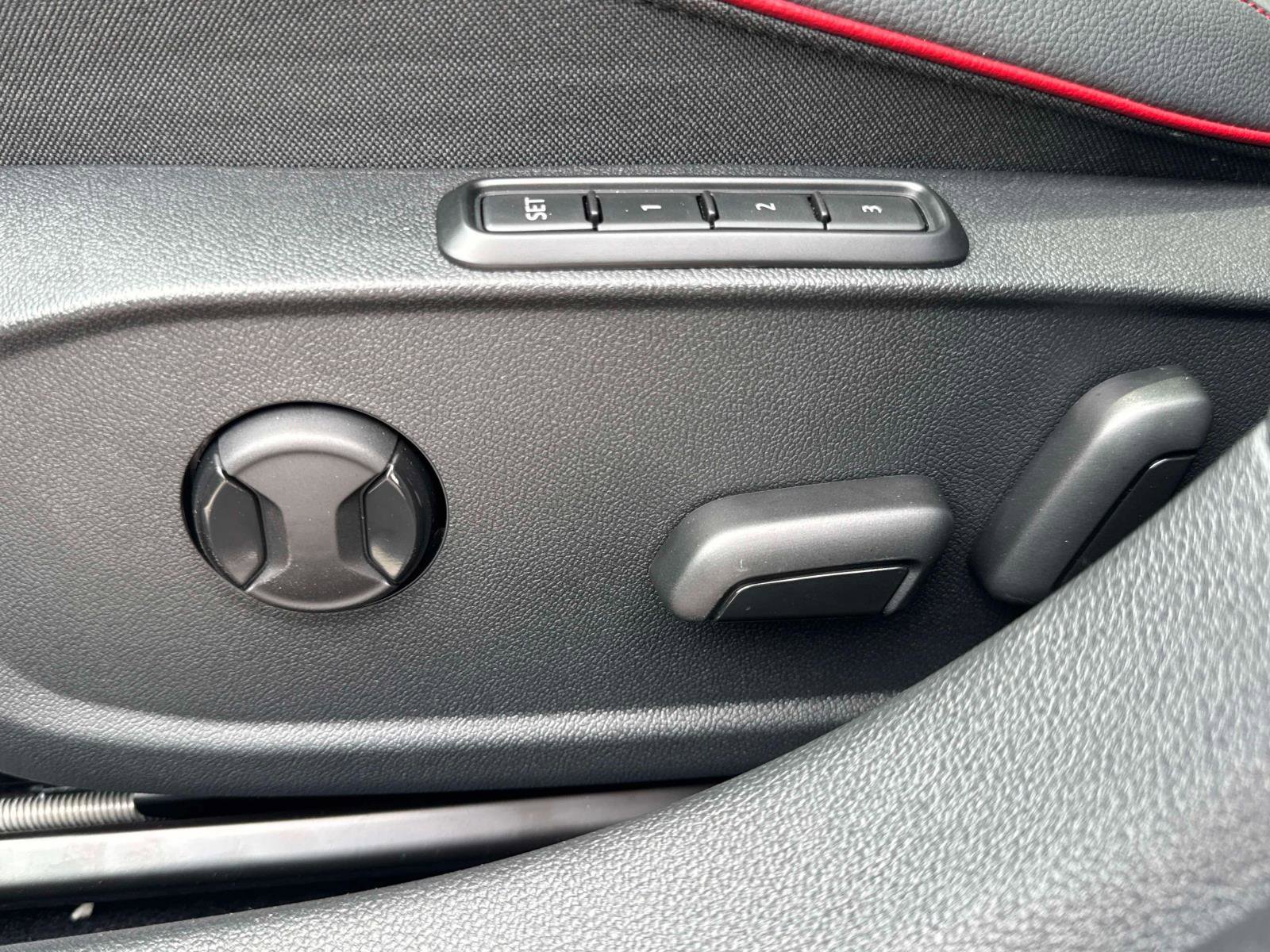 New 2025 Volkswagen GTI SE image 28