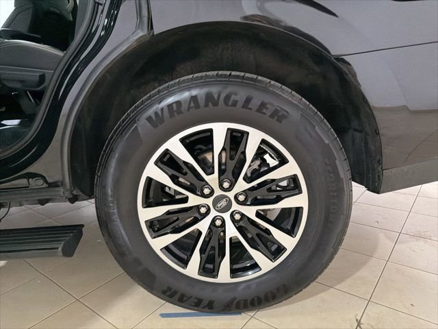 Used 2025 Ford Expedition Platinum AWD/4WD image 34