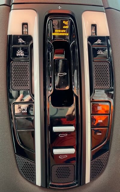 Used 2021 Porsche Panamera image 24