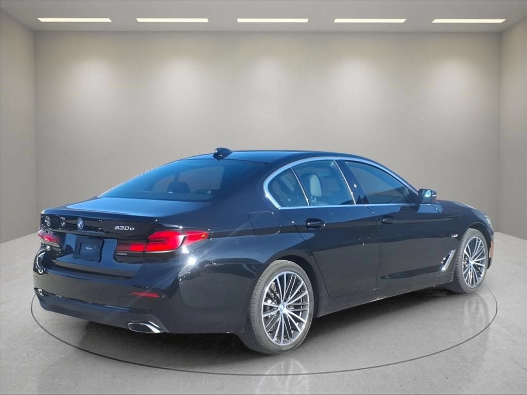 Used 2023 BMW 530e xDrive AWD/4WD image 5