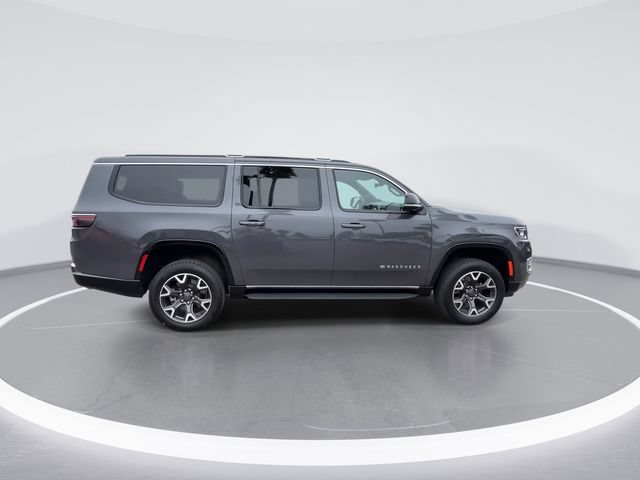 Certified 2024 Jeep Wagoneer L Series III w/ Flexible Seating Group AWD/4WD image 9