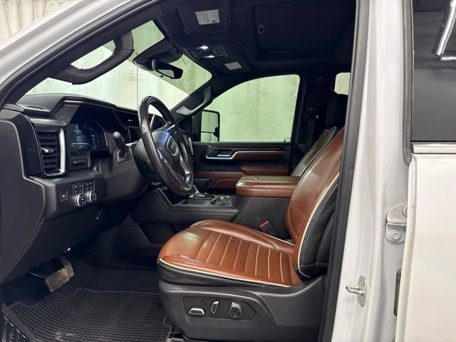 Used 2024 GMC Sierra 2500 Denali Ultimate AWD/4WD image 18