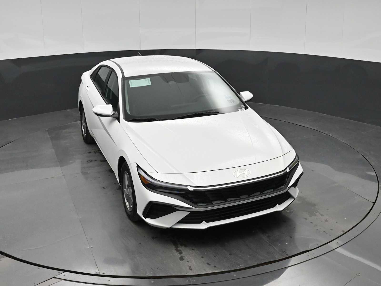 New 2026 Hyundai Elantra SE FWD image 25