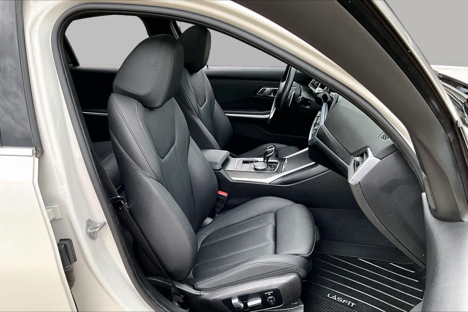 Used 2020 BMW 330i Sedan w/ Convenience Package RWD image 9
