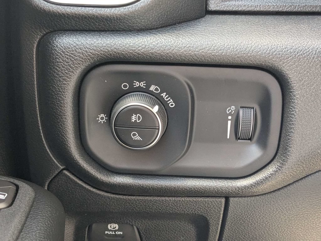 New 2026 RAM 1500 Express AWD/4WD image 21