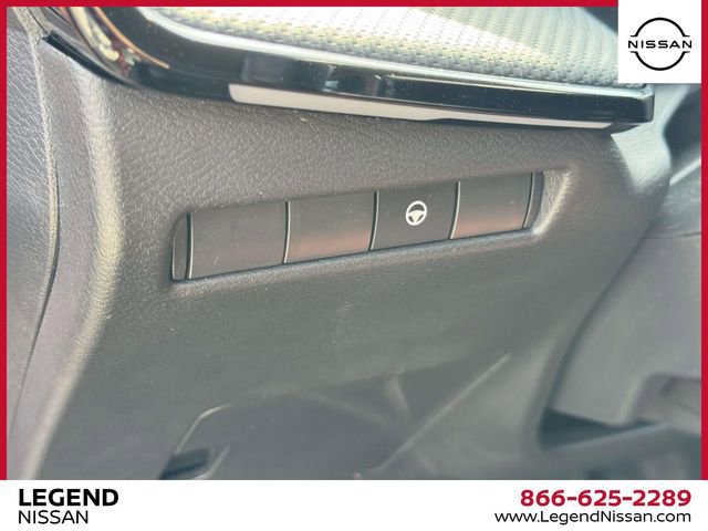 Used 2025 Nissan Kicks SR AWD/4WD image 17